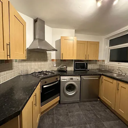 Charming 2-bed In The Heart Of * ليدز