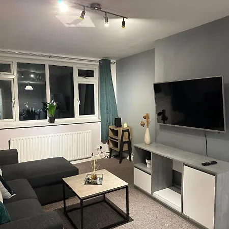 Charming 2-bed In The Heart Of شقة *